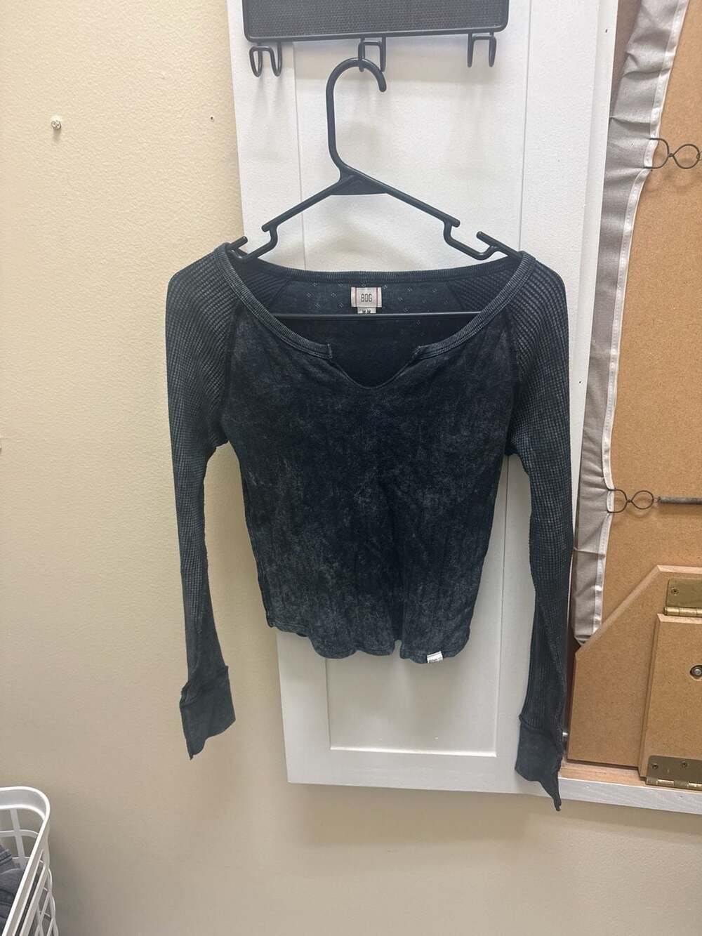 BDG Mineral Wash Notch Neck Waffle Sleeve Top Size Medium